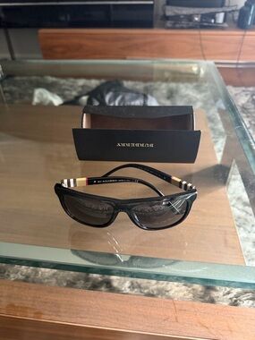 Burberry BE4201 Fashion Sunglasses